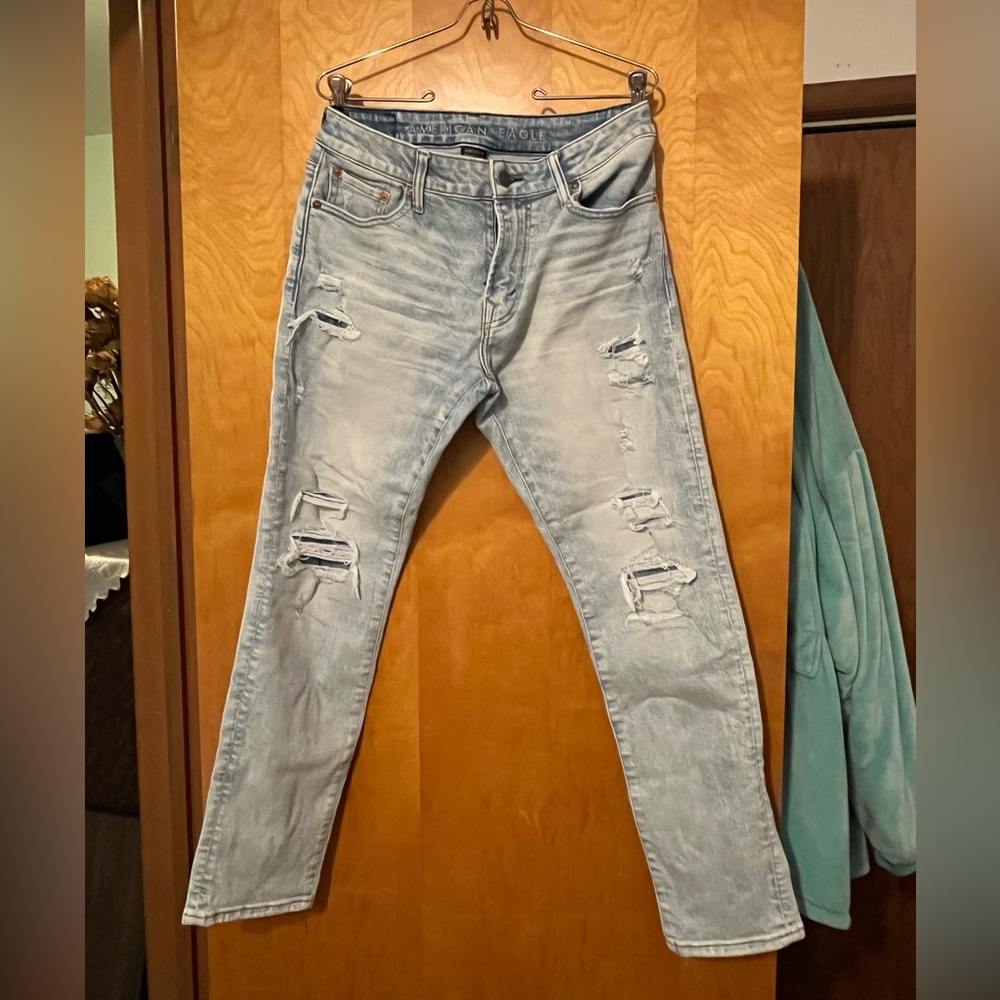 30x30 American Eagle Distressed Jeans